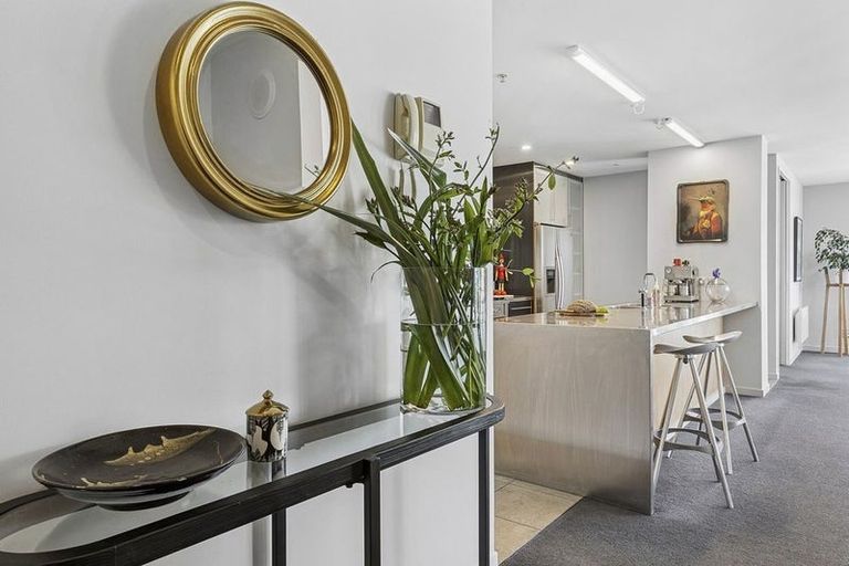 Photo of property in Alto Apartments, 2a/22 Telford Terrace, Oriental Bay, Wellington, 6011