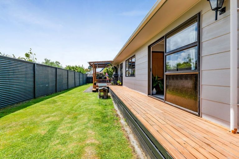 Photo of property in 28 Kowhai Street, Inglewood, 4330