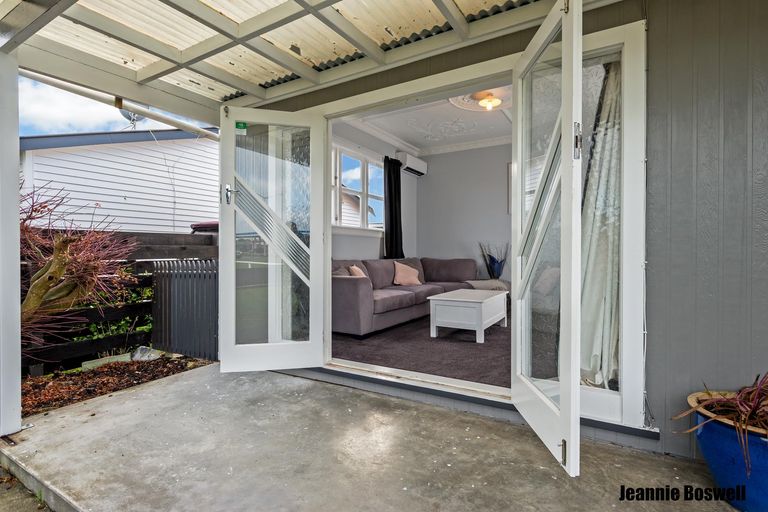 Photo of property in 53 Burns Avenue, Takaro, Palmerston North, 4412