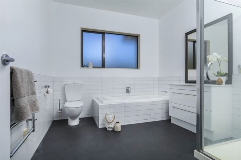 Photo of property in 1030 Peak Road, Helensville, 0875