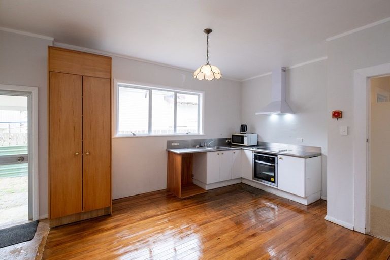 Photo of property in 9 Preston Street, Eltham, 4322