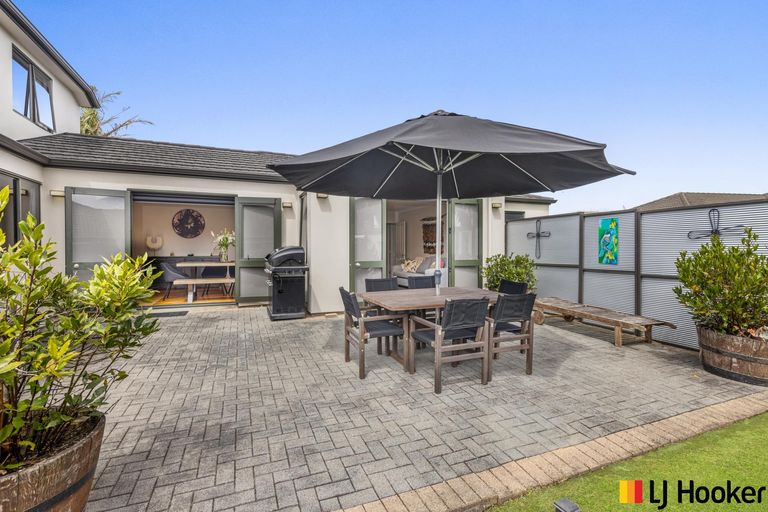 Photo of property in 9 Crannich Place, Wattle Downs, Auckland, 2103