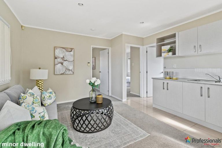 Photo of property in 34 Convair Crescent, Mangere, Auckland, 2022