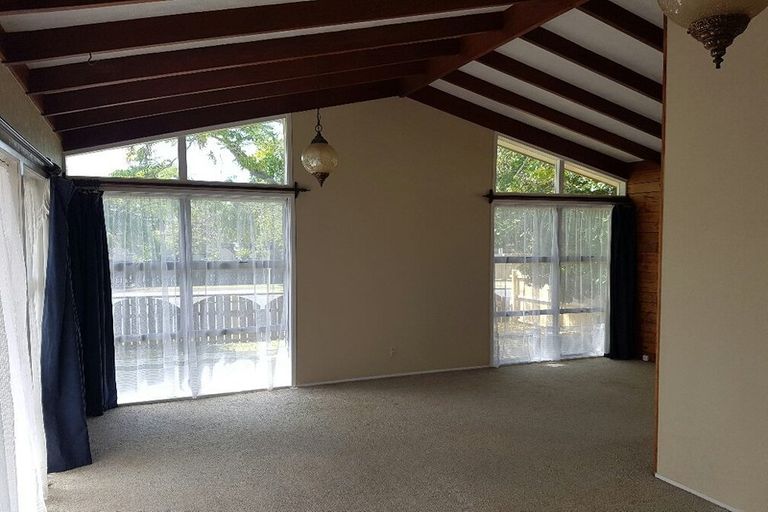 Photo of property in 9 Swallow Drive, Manurewa, Auckland, 2102