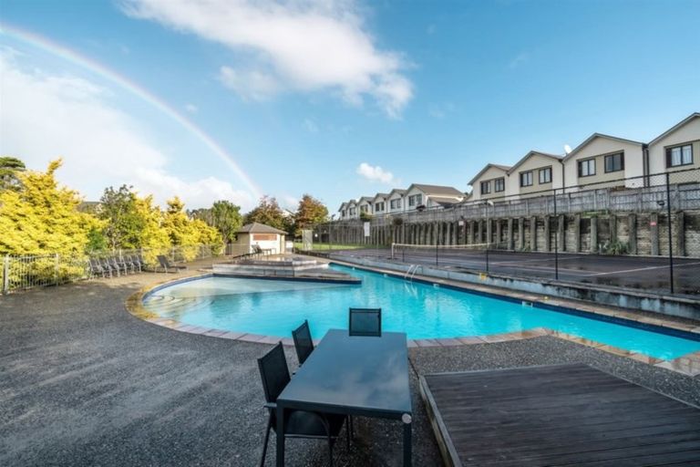 Photo of property in 5/11 The Avenue, Albany, Auckland, 0632