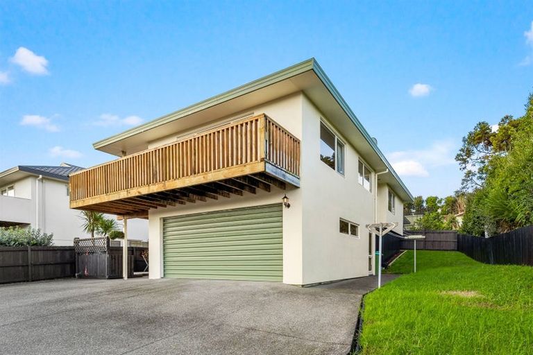 Photo of property in 2/15 Ellenbury Place, Stanmore Bay, Whangaparaoa, 0932