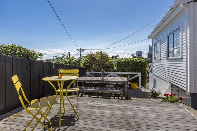 Photo of property in 1/10 Hart Road, Hauraki, Auckland, 0622