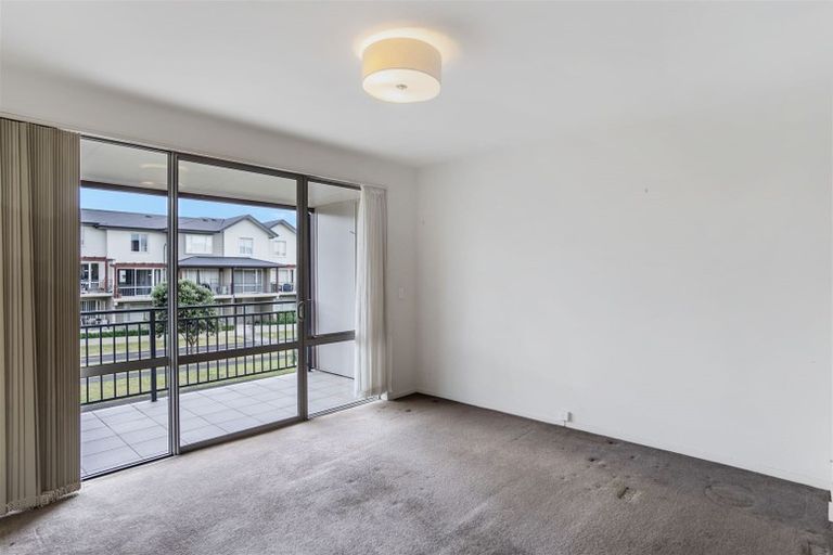 Photo of property in 4/25 Opito Way, East Tamaki, Auckland, 2013