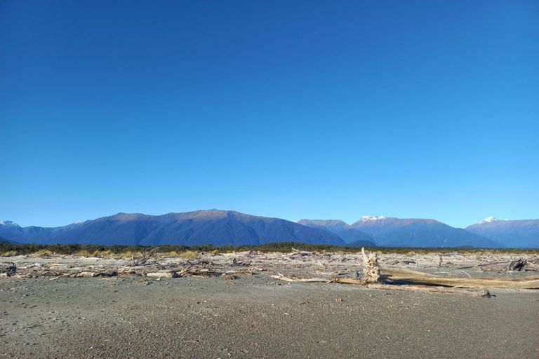 Photo of property in 3 Awarua Place, Haast, 7886