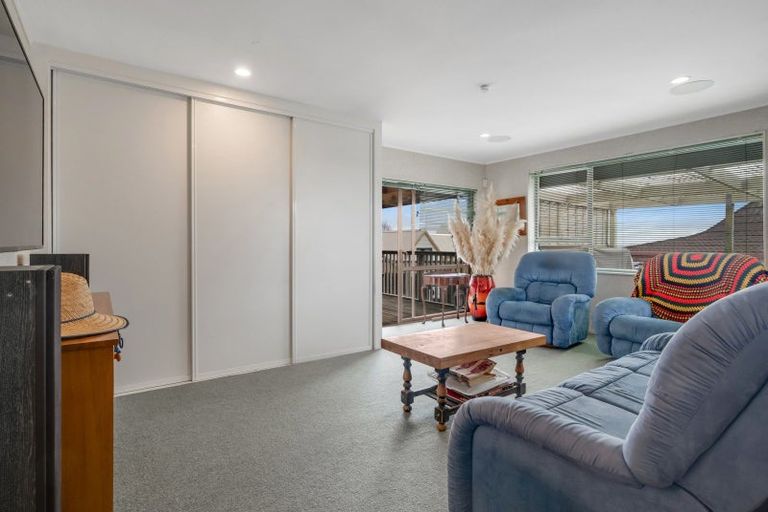 Photo of property in 55 Highland Park Drive, Highland Park, Auckland, 2010