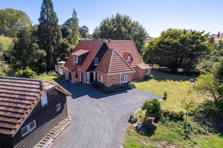 Photo of property in 45 Riverdale Road, Dannevirke, 4930