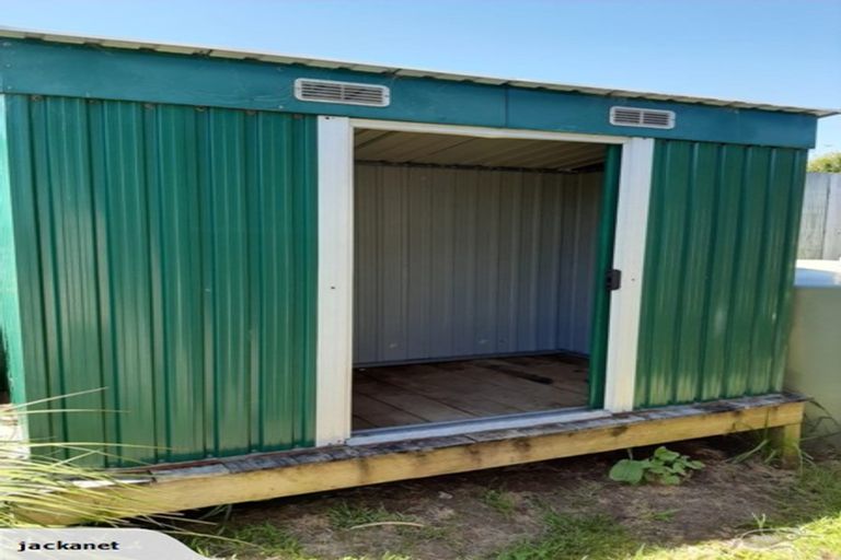 Photo of property in 28a Kamara Road, Glen Eden, Auckland, 0602