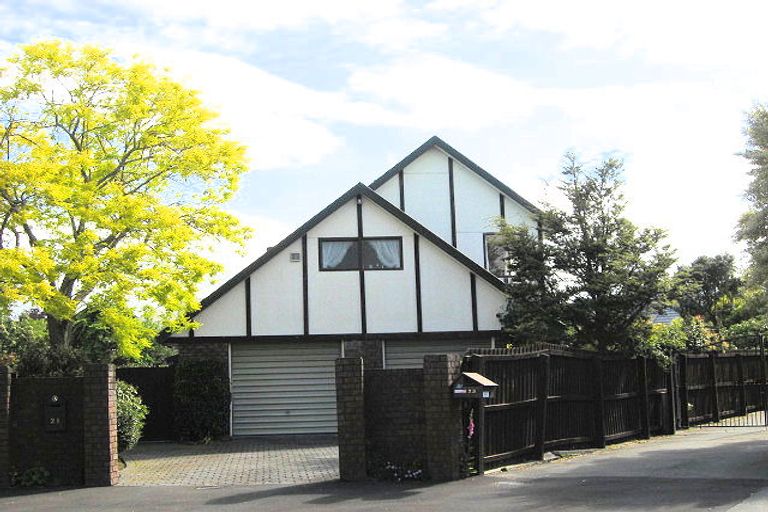 Photo of property in 21 San Rafael Place, Burnside, Christchurch, 8053