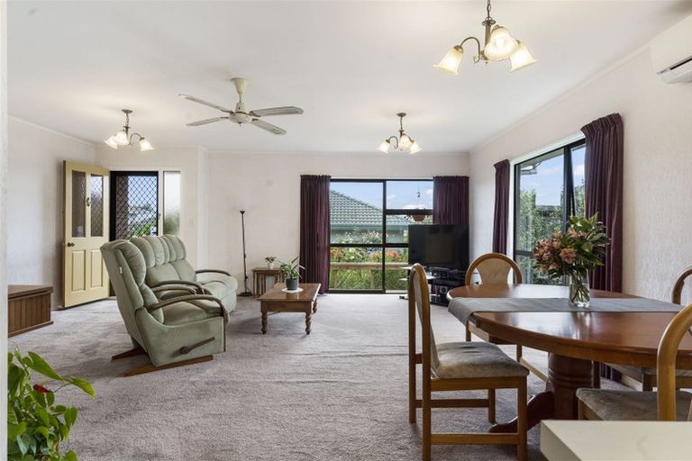 Photo of property in 2/146 Whitford Road, Somerville, Auckland, 2014