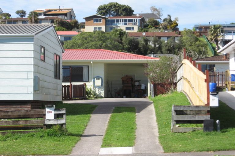 Photo of property in 72 Esmeralda Street, Welcome Bay, Tauranga, 3112