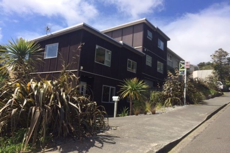 Photo of property in 3c Woodhouse Avenue, Karori, Wellington, 6012