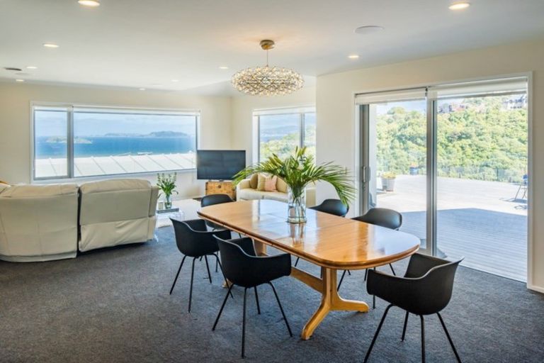 Photo of property in 51 Dowse Drive, Maungaraki, Lower Hutt, 5010