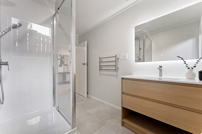 Photo of property in 137 Albany Highway, Unsworth Heights, Auckland, 0632