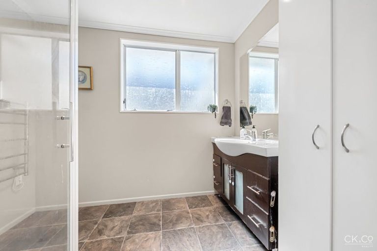 Photo of property in 29 Brightwater Crescent, Totara Park, Upper Hutt, 5018