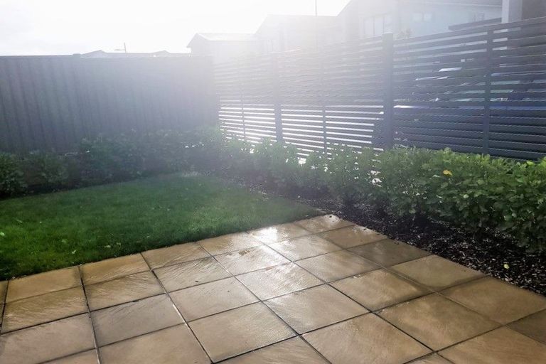 Photo of property in 22 Pateke Drive, Kenepuru, Porirua, 5022