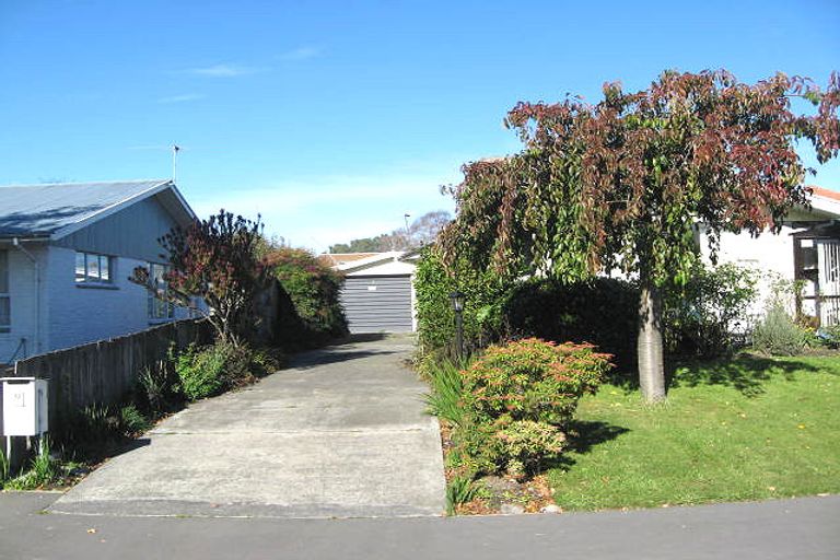 Photo of property in 2/9 Chislehurst Place, Bryndwr, Christchurch, 8052