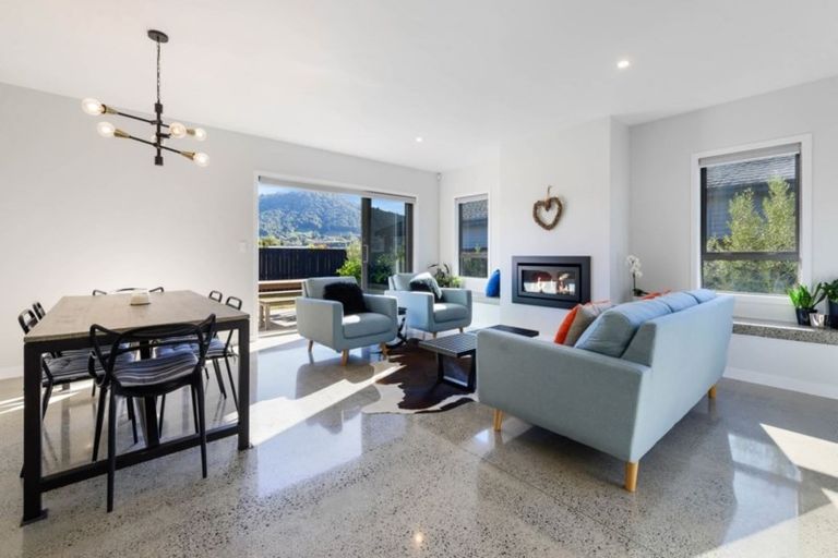 Photo of property in 56 Hamon Place, Pukehangi, Rotorua, 3015