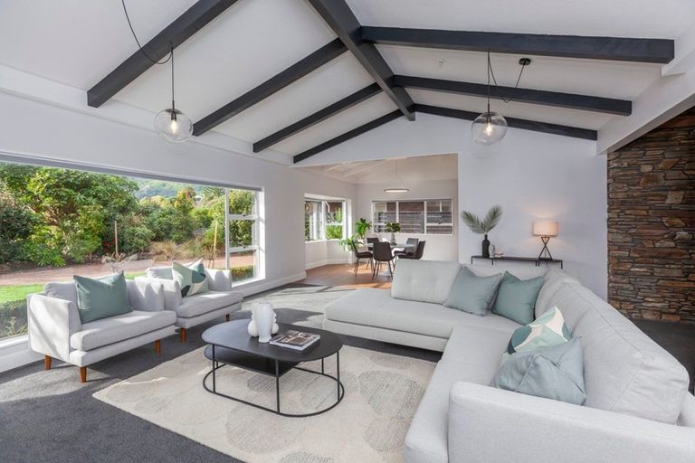 Photo of property in 21 Rewarewa Crescent, Waikanae, 5036