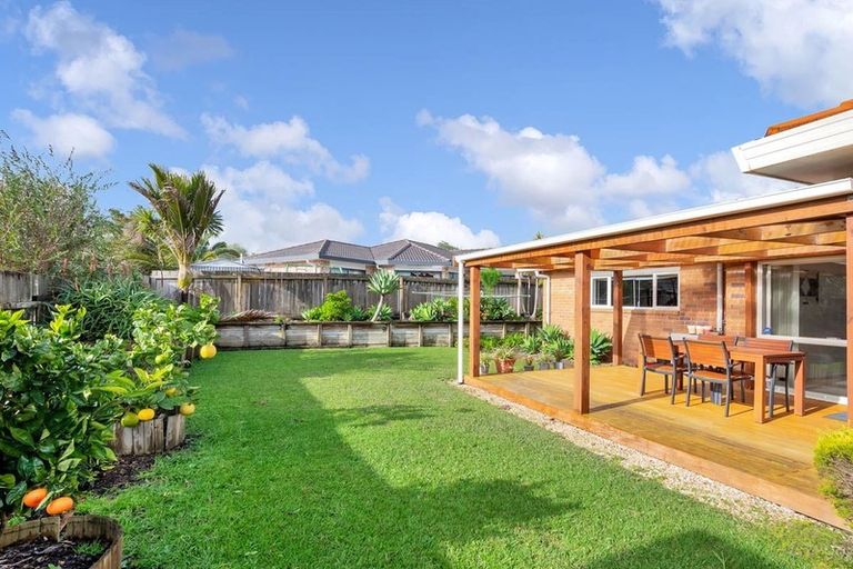 Photo of property in 27 Gendo Avenue, Henderson, Auckland, 0612