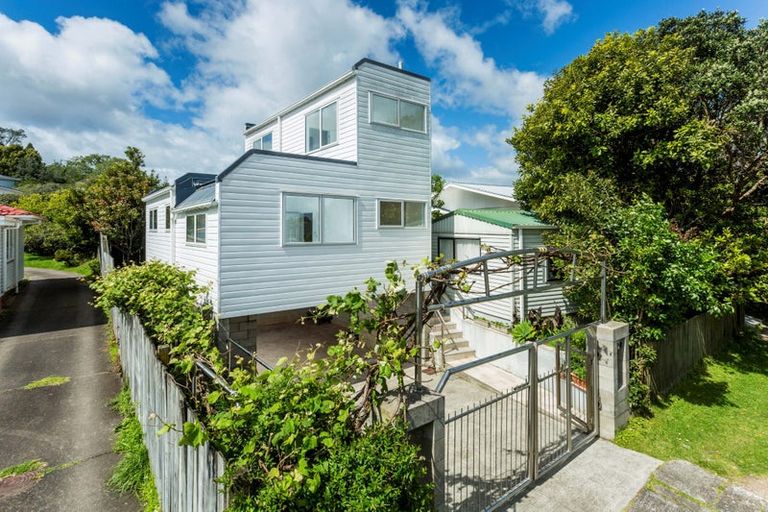 Photo of property in 44a Waverley Avenue, Glenfield, Auckland, 0629
