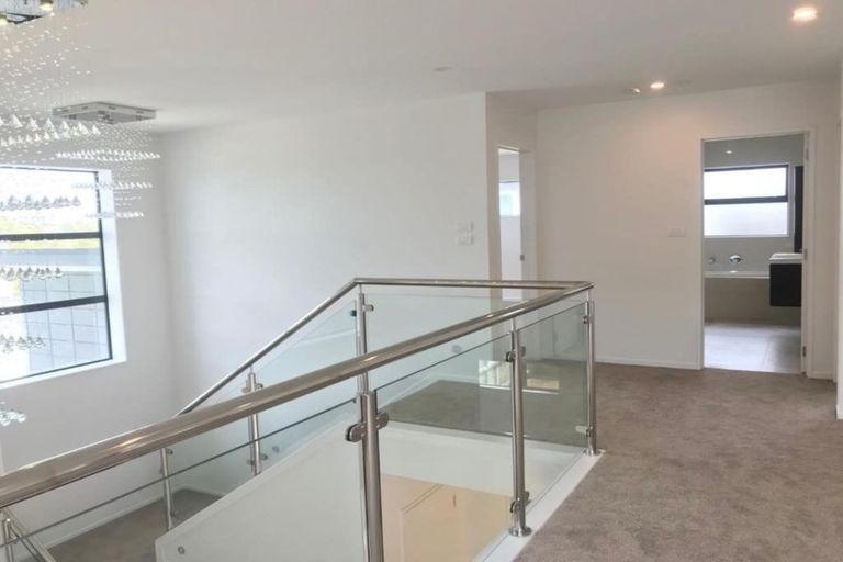 Photo of property in 18 Spyglass Street, Red Beach, 0932