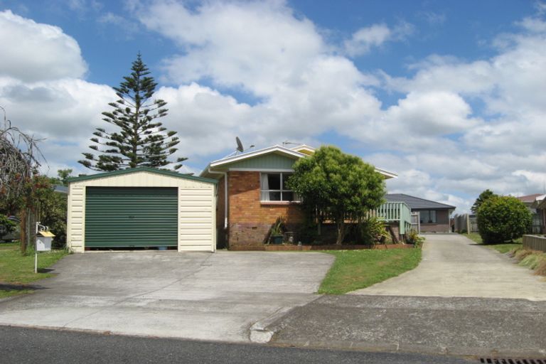 Photo of property in 11 Landscape Road, Pukekohe, 2120