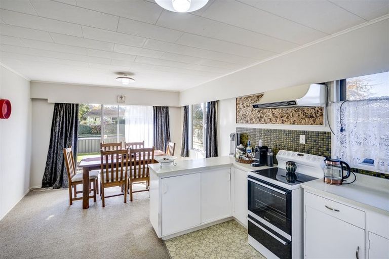 Photo of property in 24 Kent Terrace, Taradale, Napier, 4112