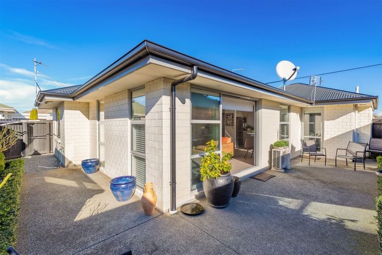 Photo of property in 1/502 Harewood Road, Harewood, Christchurch, 8051