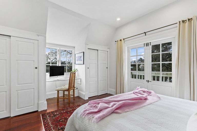 Photo of property in 40 Ngaio Road, Kelburn, Wellington, 6012