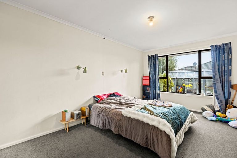 Photo of property in 9 Hannah Place, Redwood, Christchurch, 8051