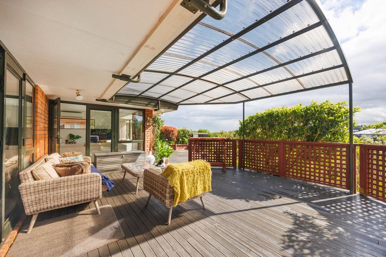 Photo of property in 197 Ruapehu Drive, Fitzherbert, Palmerston North, 4410