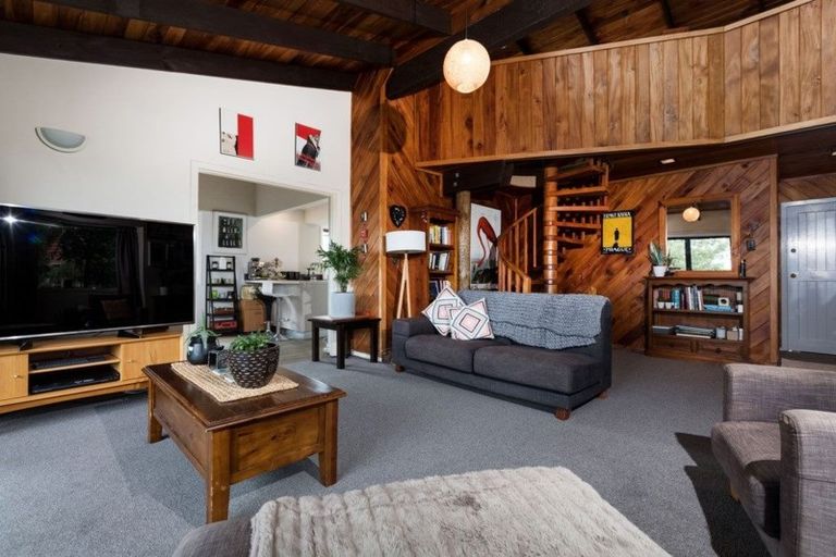 Photo of property in 12 Fairfax Terrace, Frankleigh Park, New Plymouth, 4310