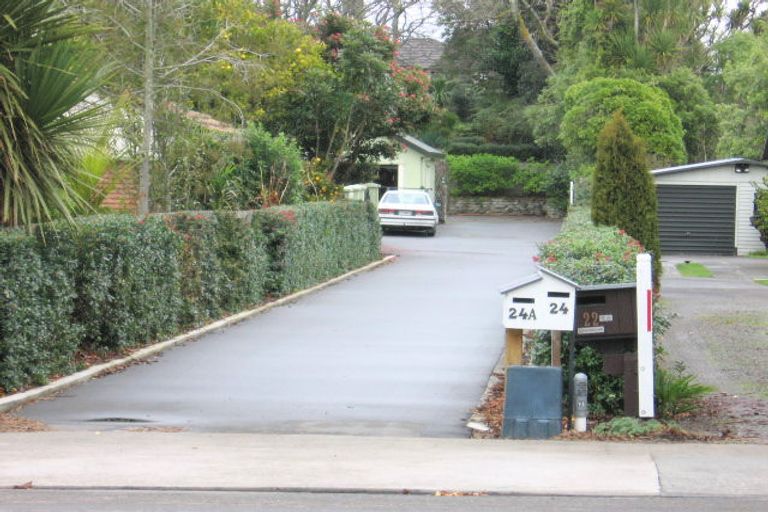 Photo of property in 24 Pahiatua Street, Hokowhitu, Palmerston North, 4410