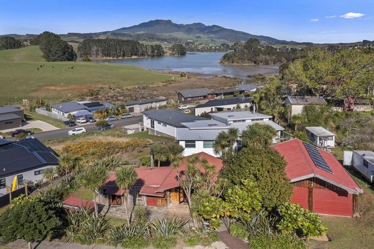 Photo of property in 5 Te Whare Hauora Place, Raglan, 3225