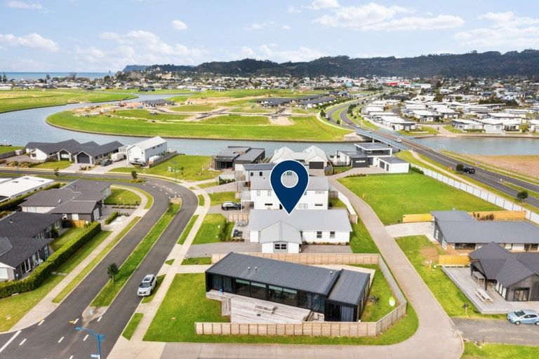 Photo of property in 8 Ngaroma Crescent, Whitianga, 3510