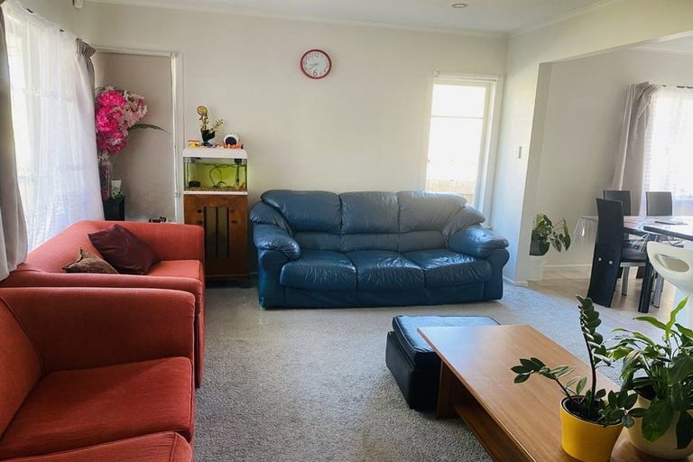 Photo of property in 37 Hallberry Road, Mangere East, Auckland, 2024