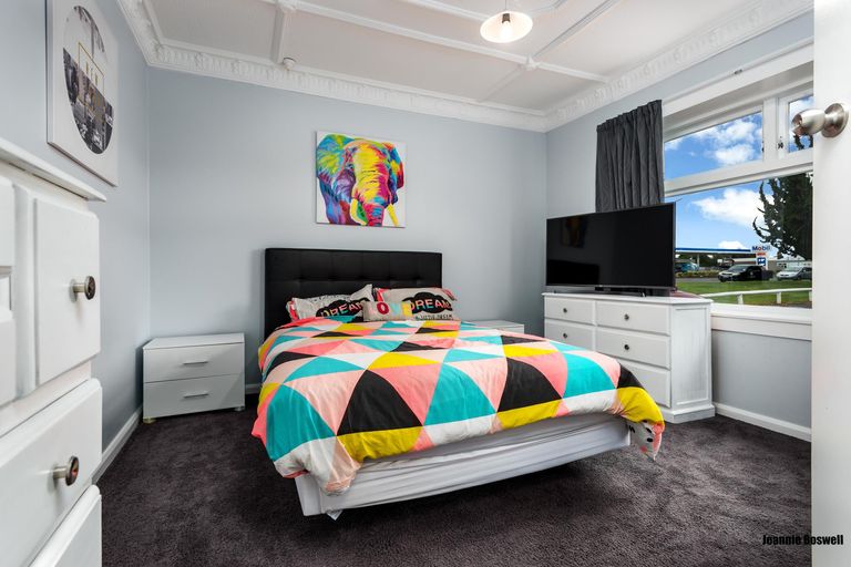 Photo of property in 53 Burns Avenue, Takaro, Palmerston North, 4412