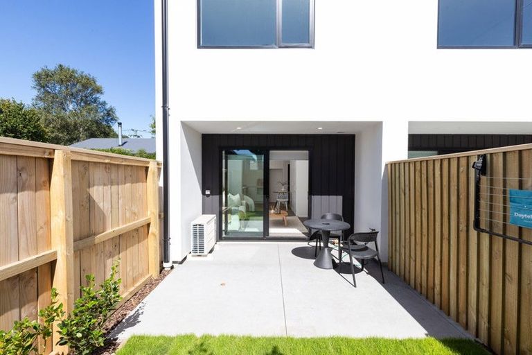 Photo of property in 2/39 Waltham Road, Sydenham, Christchurch, 8023