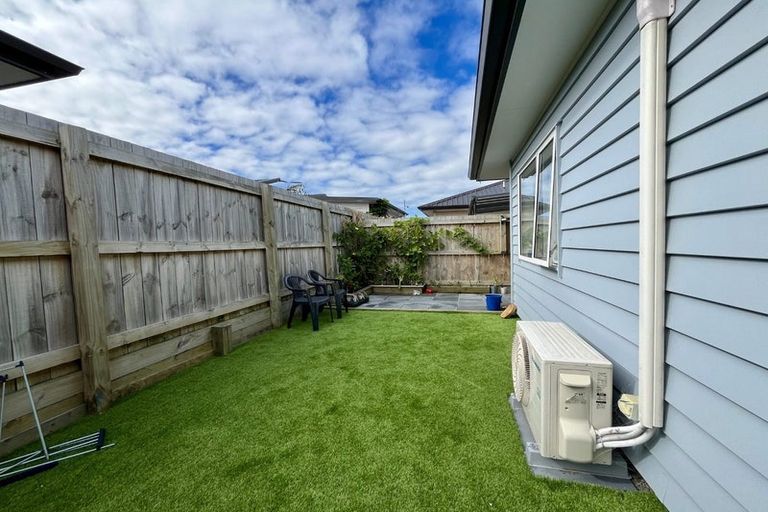 Photo of property in 7 Kapowai Boulevard, Takanini, 2112