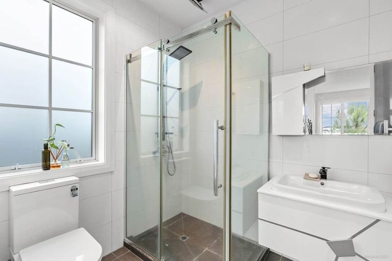 Photo of property in 18 Gumdigger Rise, Silverdale, 0932