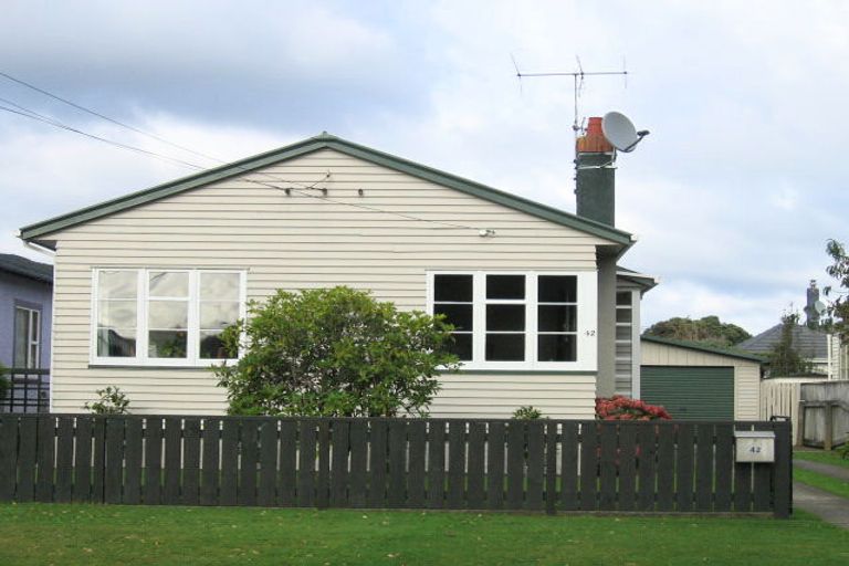 Photo of property in 42 Lincoln Avenue, Epuni, Lower Hutt, 5011
