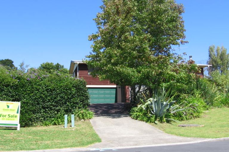Photo of property in 4 Glenvar Road, Torbay, Auckland, 0630