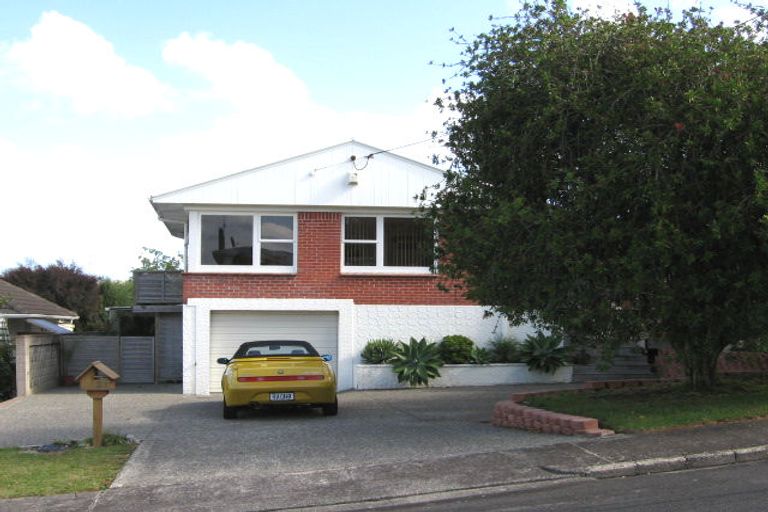 Photo of property in 23 Jaemont Avenue, Te Atatu South, Auckland, 0610