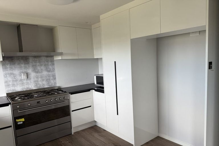 Photo of property in 19 Renoir Street, West Harbour, Auckland, 0618