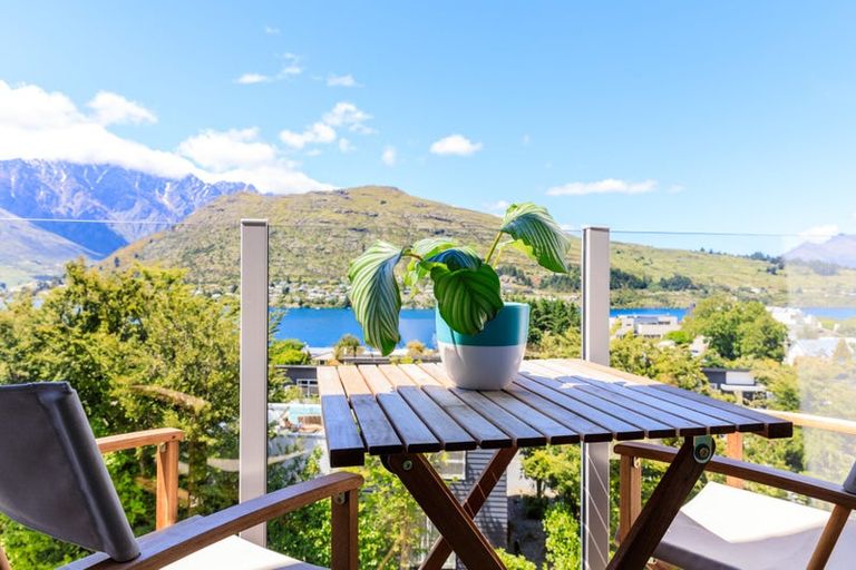 Photo of property in Greenstone Terraces, 5/716 Frankton Road, Queenstown, 9300